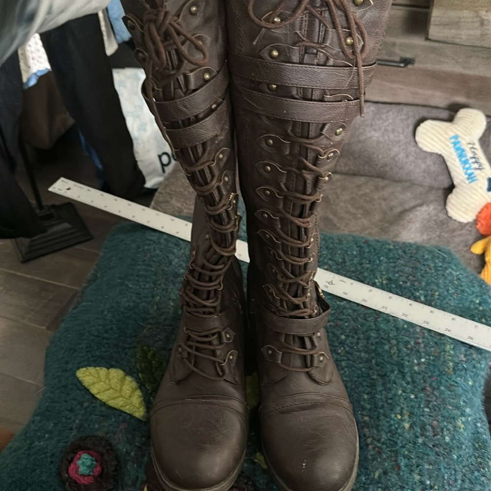 cool individualized distressed lace up.